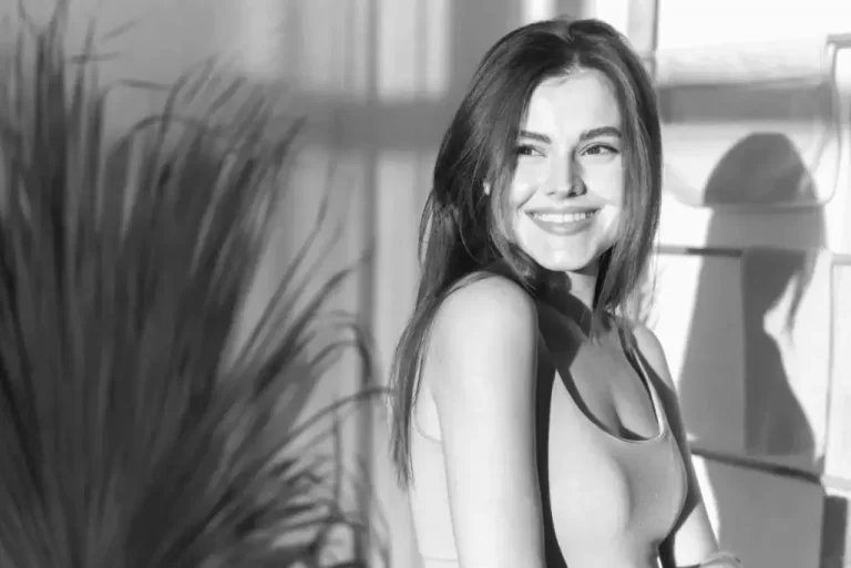 28-Things-Every-30-Year-Old-Woman-Should-Quit-Doing-1024x684