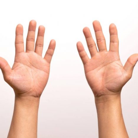 Test Your Personality By The Angle Of Your Thumb