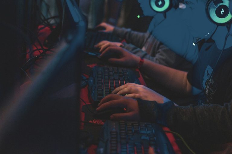 black mechanical keyboard